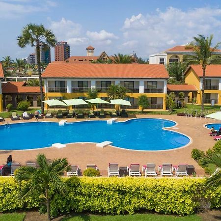 Hotel Palm Beach Пуент-Нуар Екстер'єр фото