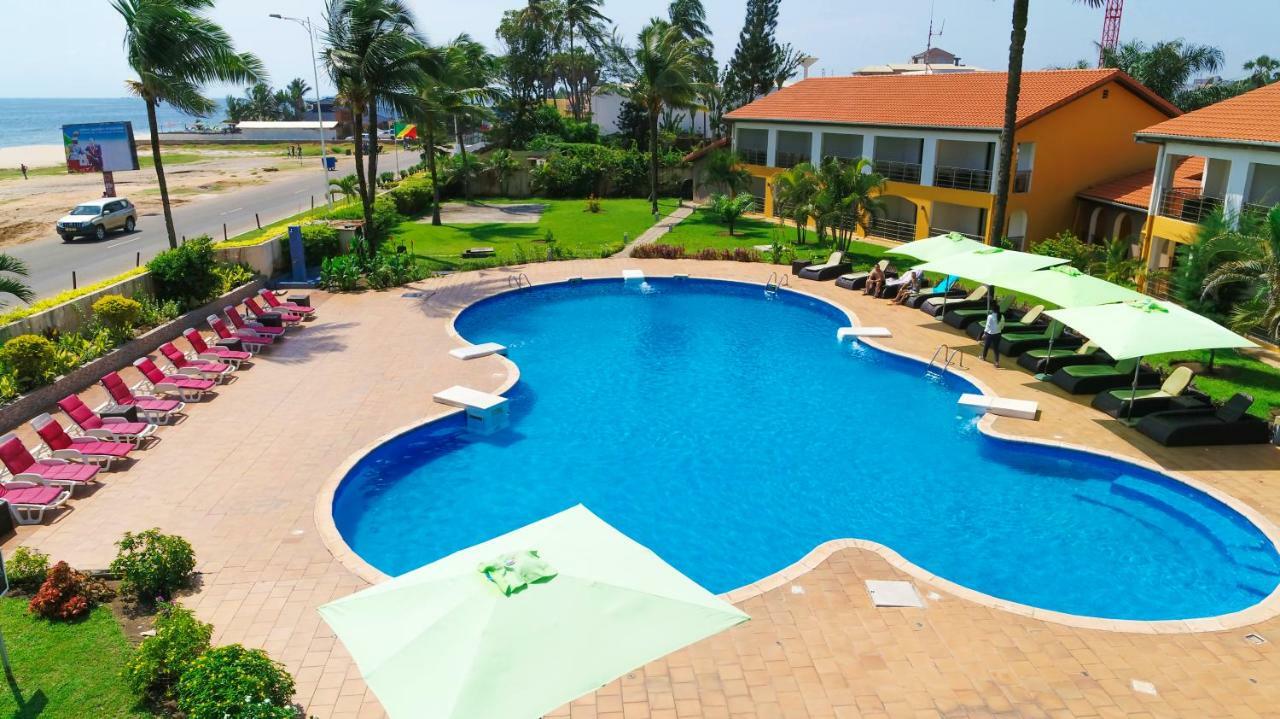 Hotel Palm Beach Пуент-Нуар Екстер'єр фото